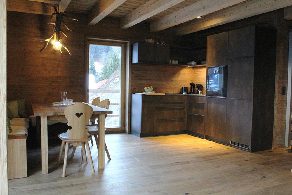 Pluenggas Chalets Gaschurn Buitenkant foto
